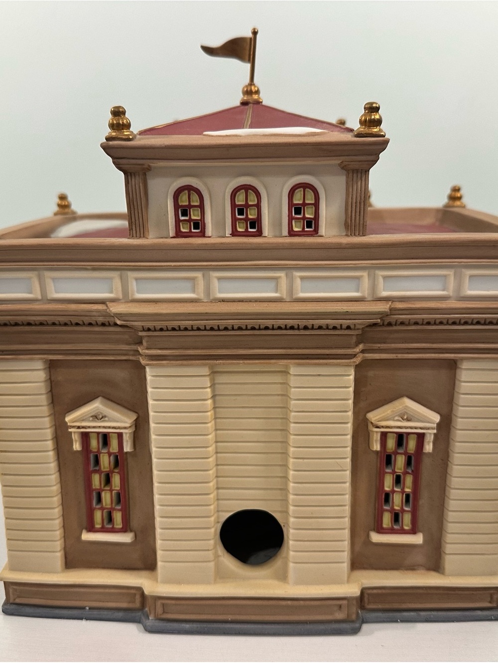 Department 56 Christmas In The City - Heritage Museum of Art - Picture 4 of 11